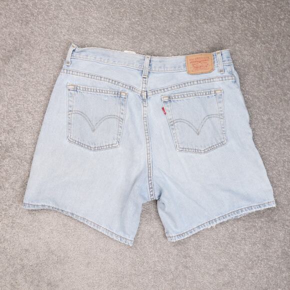 VTG Levis Classic Fit Size 16 Light Wash Denim Blue Jean Shorts - Picture 2 of 13